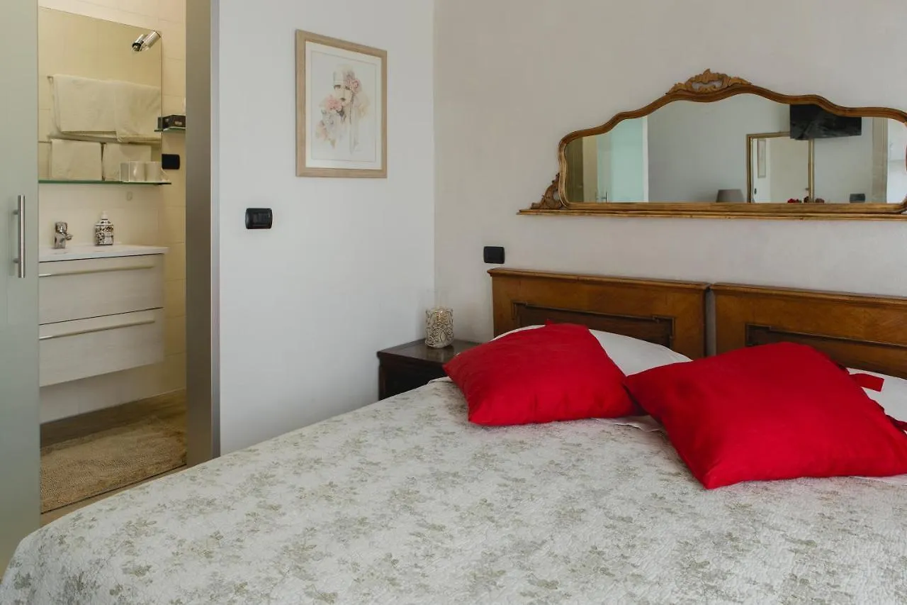 Bed & Breakfast Casa Ginev Room & Apartments