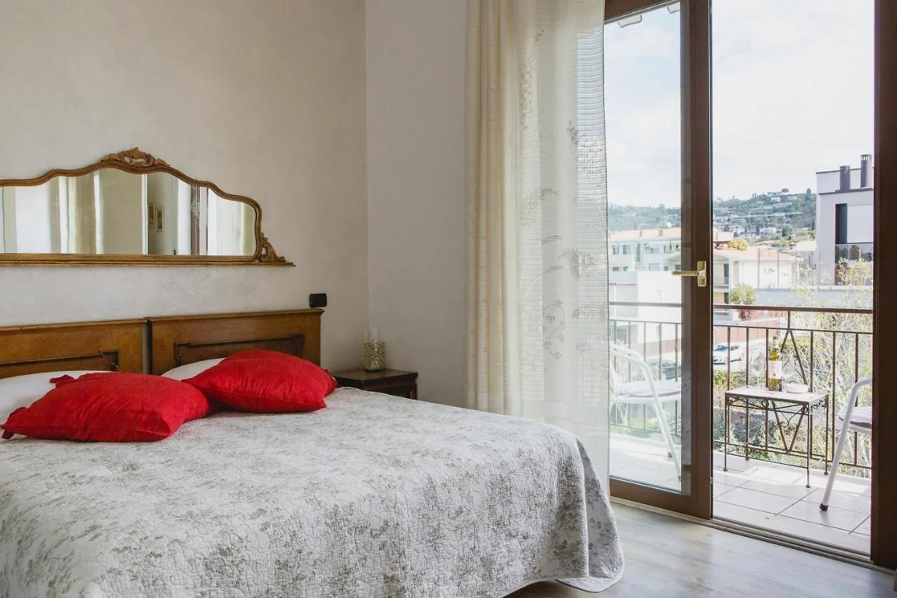 Casa Ginev Room & Apartments Bardolino 0*,