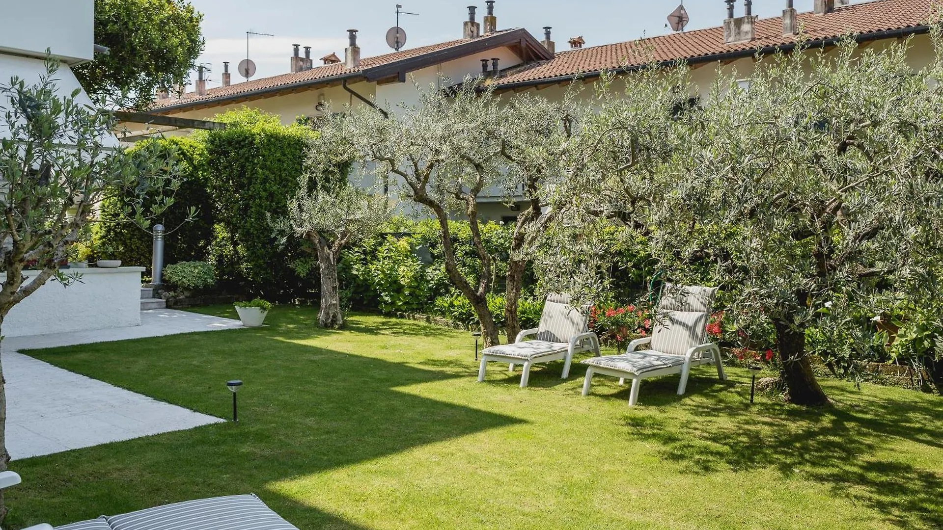 Casa Ginev Room & Apartments Bardolino Itália