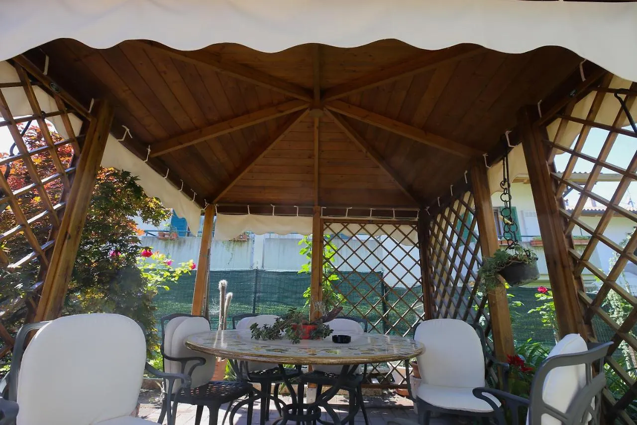 Bed & Breakfast Casa Ginev Room & Apartments