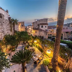 mdousa-bistrot-suites.taorminaitalyhotels.com/